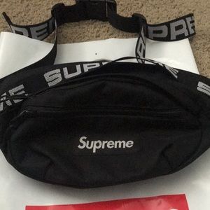 Supreme waistbag/fannypack